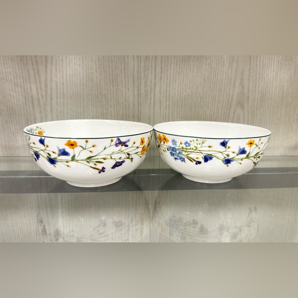 2/Mikasa Quinn Cereal Bowls 6”
Set new